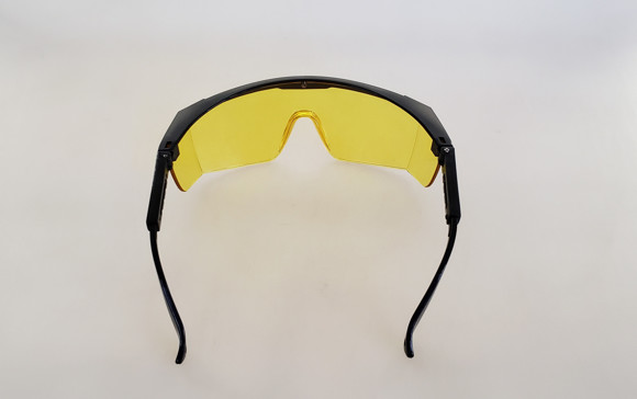 Imagen de LENTE ANTIEMPAÑANTE AMARILLO (USO CON LENTES DE RECETA)
